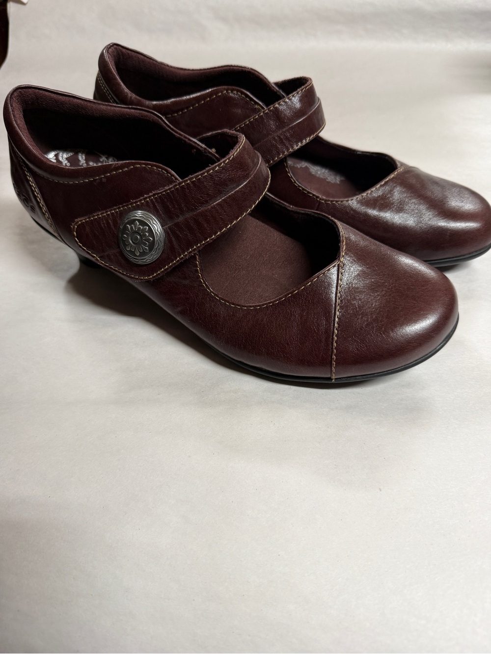Taos Footwear — Majesty Kitten Heel Shoe